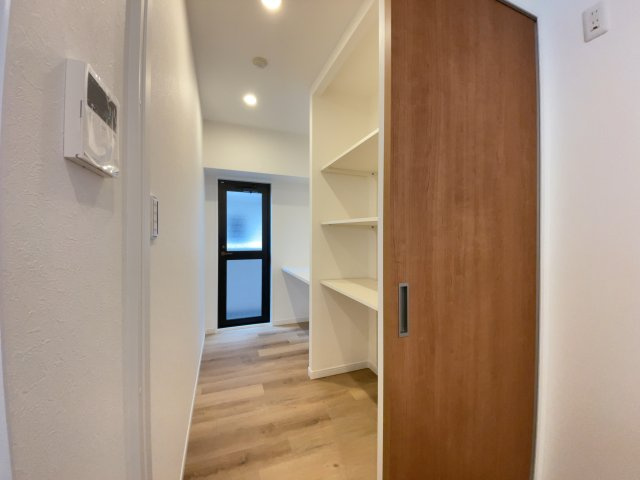 〇買置ストックにも重宝されるパントリー（食納庫）付きです