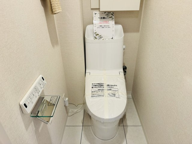 ～新規交換済、暖房温水洗浄機能付きトイレ　冬場は特に嬉しい機能ですね～