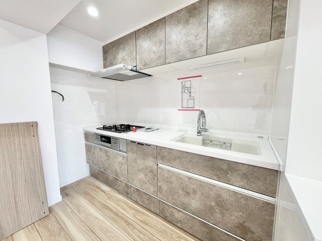 おしゃれな色合いのキッチンです