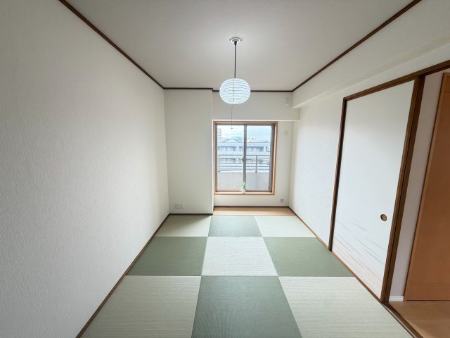 和室6.5帖・収納付きで、お部屋がすっきり片付きます。