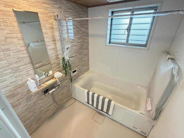 一日の疲れを癒すリラックス空間として快適な浴室。