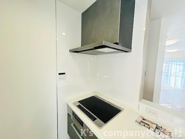 お手入れのしやすいIHクッキングヒーター♪