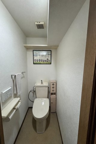 ゆったりとした空間のトイレです
