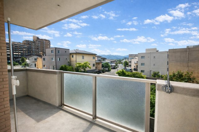お洗濯にも便利なバルコニー付き