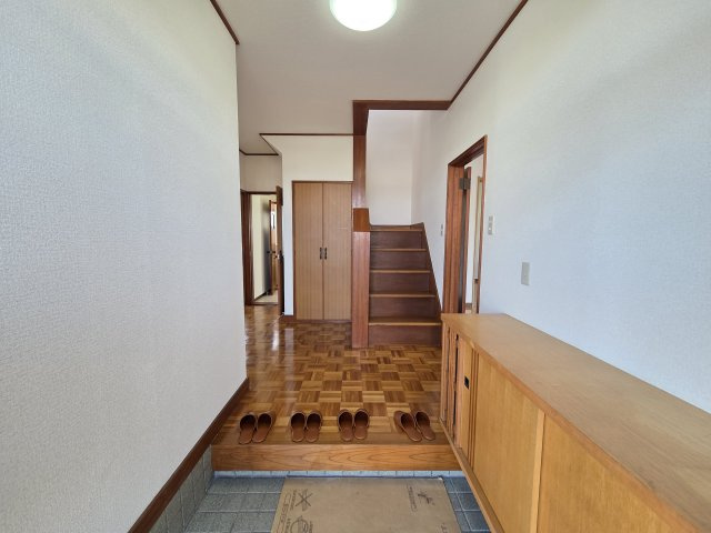 玄関入った光景です。