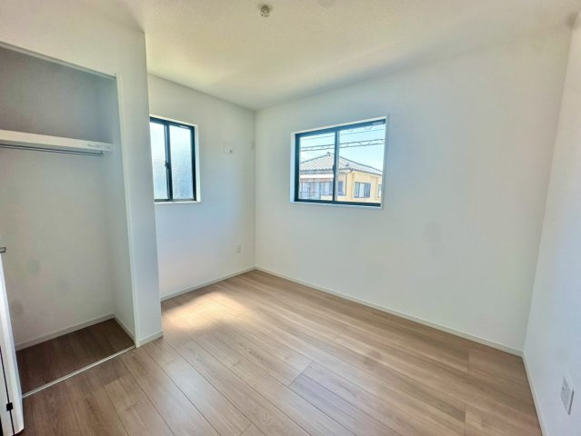 洋室5.3帖・収納付きで、お部屋がすっきり片付きます。
