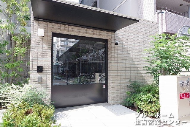セキュリティが施された自転車置き場で、安心、快適な足回りをサポートします