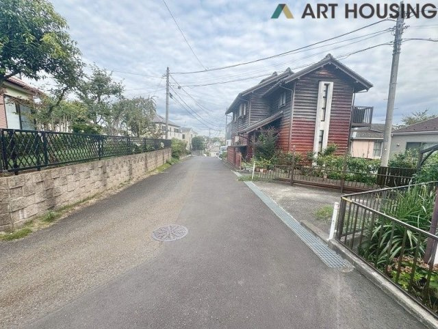 前面道路含む現地写真です