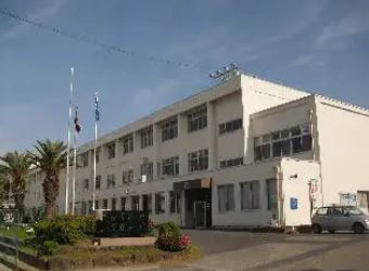 鴨方中学校まで徒歩14分