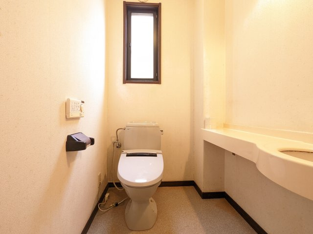 ゆったりとした使いやすいトイレです