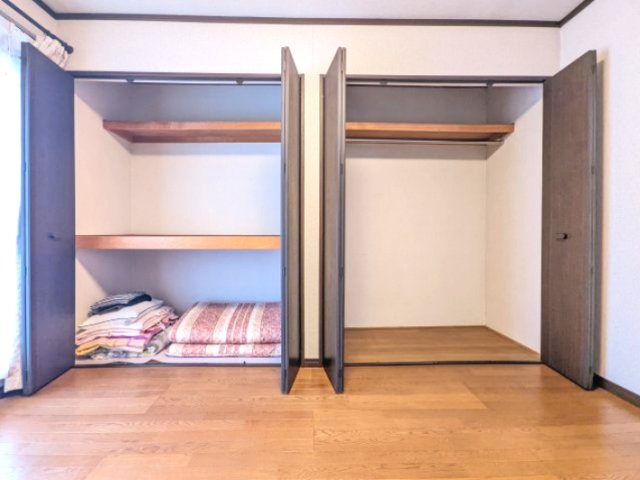 2階洋室収納です。