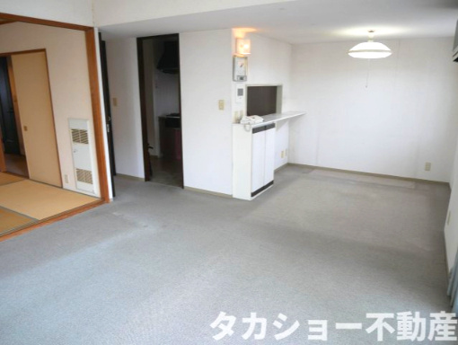 【ヴィルフォーレ稲毛6番館の居間】