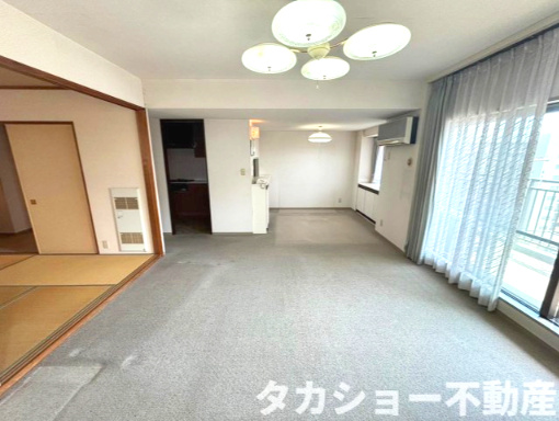 【ヴィルフォーレ稲毛6番館の居間】