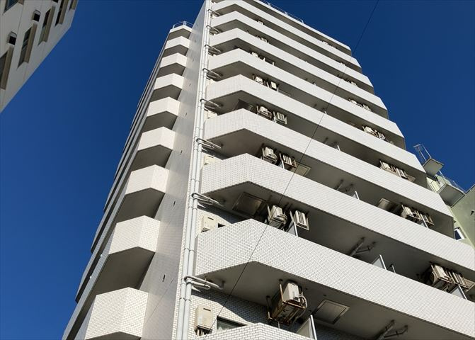 ＳＲＣ造は強度や耐震性の面でもRC造と比べて優れています。そのため、10階建以上の高層または超高層マンションなどの建築にも多く採用されています。柱や梁などのサイズが小さくても高い耐震性を確保できます。