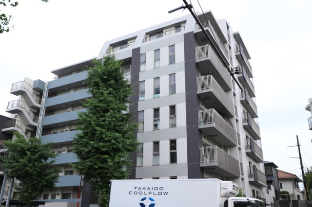 外観はマンション管理がされているかの目安になります。築年数が古いと、壁面は劣化してひび割れが生じることも！建物が古びていても細かいところが修繕されていると、きちんと管理されているなぁと感じるでしょう。