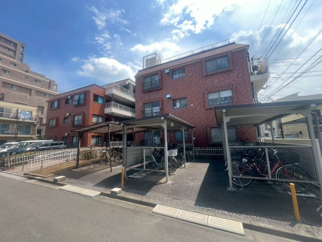 ペットが飼育可能マンション♪1階の角部屋で明るいお部屋です！駅まで徒歩5分の利便性♪