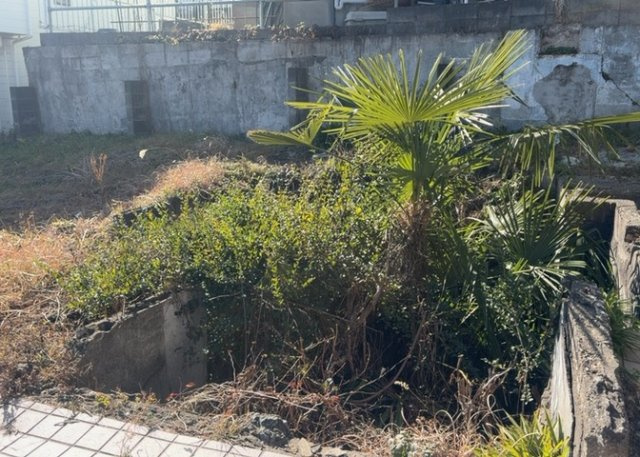 土地を買う際、住む地域の自治体や福祉の補助制度にも注目してみましょう。子供や老人の医療補助やゴミ出しのルールなど、自治体によってルールに大きな違いがあるため、暮らしやすい土地で判断するとよいでしょう。