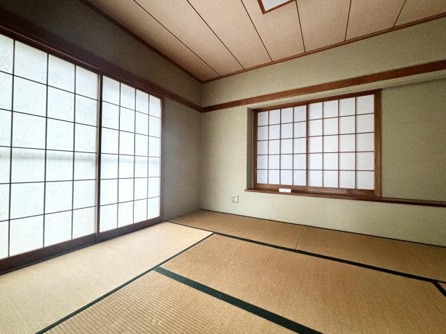 ■和室｜和室でしか味わえない畳ならではの香りや素材で和のやすらぎを感じてください♪休日はお子様とお昼寝するのにも最適です！