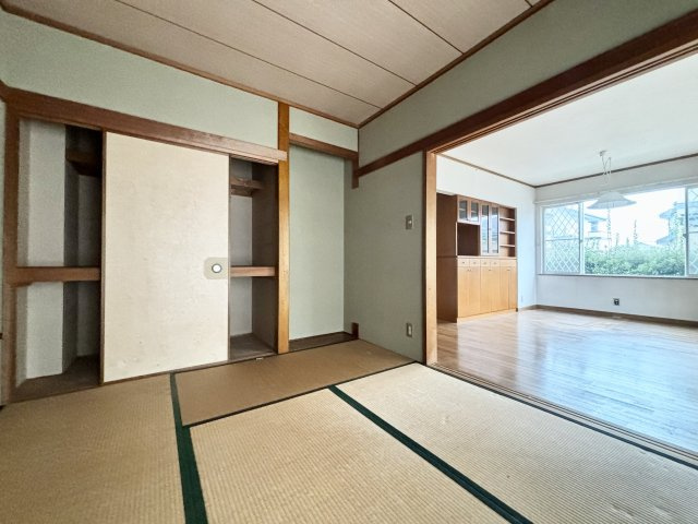 ■和室｜意外と場所をとるアイロンがけや、お洗濯物を畳むときにも広々と使うことができ、ちょっと一休みしたいとき、すぐに横になれるのも魅力です♪