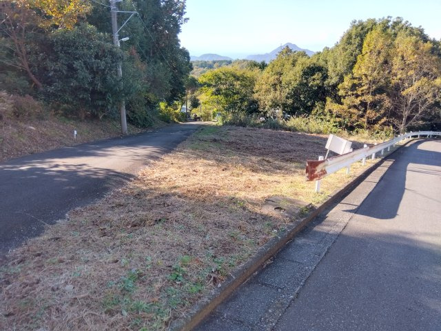 敷地が約140坪と広々としています。自由な間取りでお家が建てられます。駐車場を広く取る事も可能です。