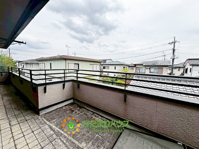 広々としたバルコニーです。お洗濯物も楽楽干せそうですね。
