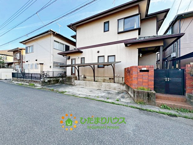 カーポート付きで安心ですね。