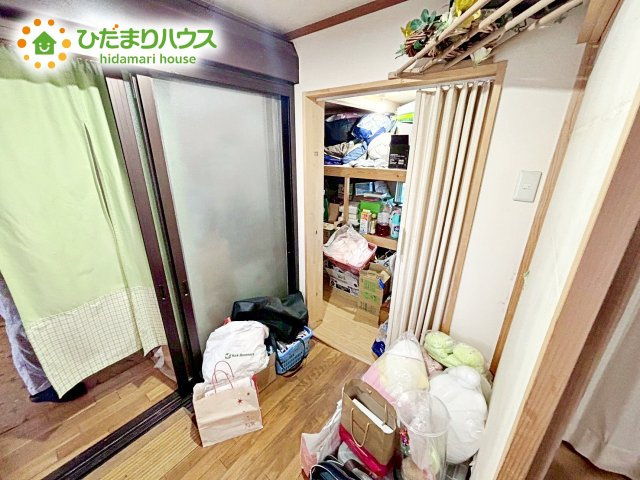 収納があれば物を整理整頓しやすく、部屋が常にすっきりとした状態を保てます。