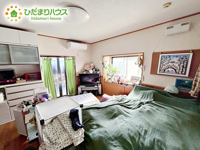 ベッドを置いても歩きやすい、ゆとりある空間になっています。