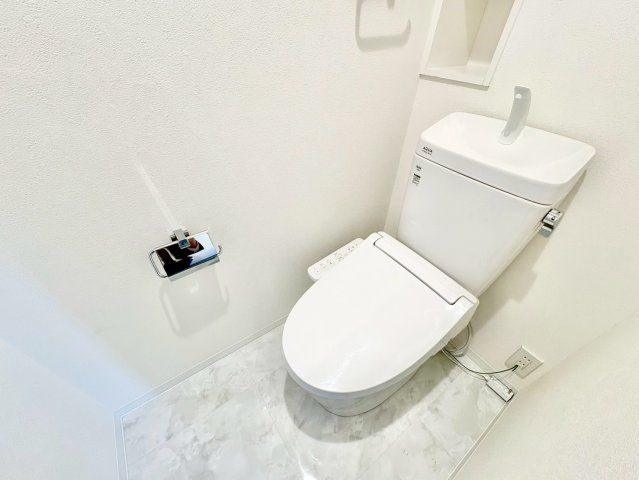 清潔感とうれしい機能性を兼ね備えた、使いやすいシャワートイレ