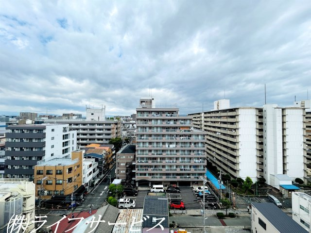 北側バルコニーからの眺望／10階部分につき良好です！