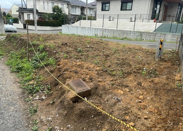 土地を買う際、住む地域の自治体や福祉の補助制度にも注目してみましょう。子供や老人の医療補助やゴミ出しのルールなど、自治体によってルールに大きな違いがあるため、暮らしやすい土地で判断するとよいでしょう。