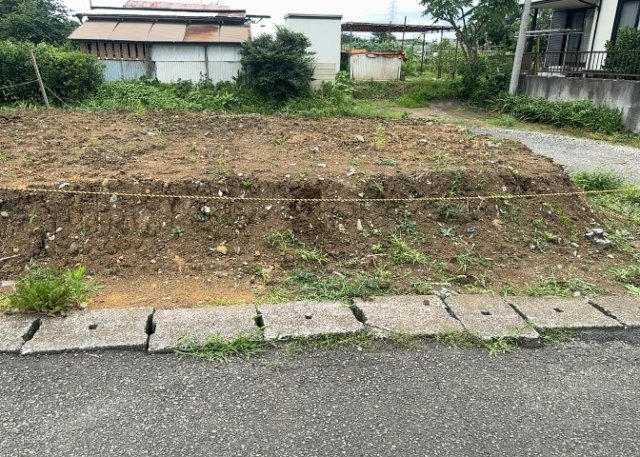 物件の詳細については、現地を見てわかること以外に、役所や法務局などで調べないとわからないことがあります。そのため、現地に行く場合は、もしこの物件を買ったらどのような生活ができるかをイメージしましょう。