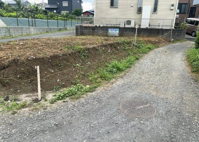人が暮らすうえで日光は大切な要素となります。日当たりの良さは譲れないポイントですね。併せて近くに大きな建築物の建築予定がないか、あるいはそれが可能な土地が近くにないか事前に確認することもお勧めします。