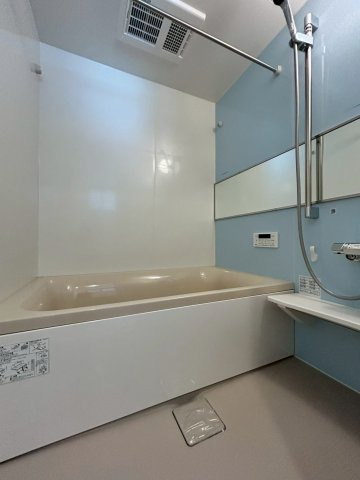 【同社施工例】※類似同仕様です。開口部のデザインや位置等のデザインが異なります。