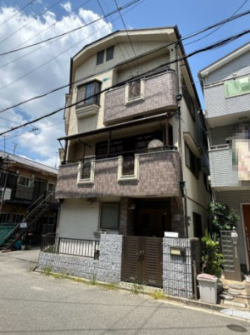 シャッター付き車庫で大切なお車も安心です！　