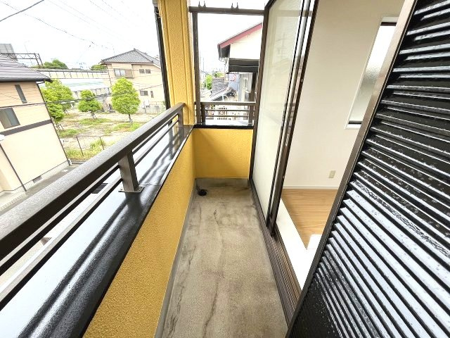 屋根がついているのでお出かけ中にちょっとした雨に降られても安心です。