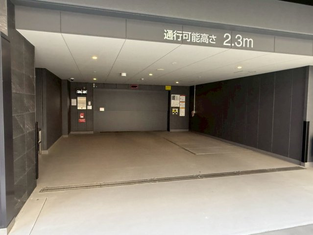 【駐車場？】エレベーターパーキングです。愛車が風雨にさらされることもなく、安心です！