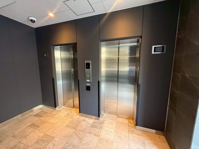 【駐輪場専用エレベーター】屋内駐輪場で、セキュリティもばっちり！
