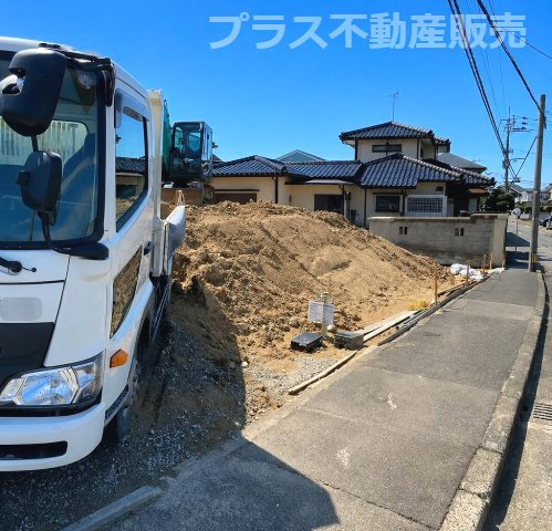 現地写真。プラス不動産販売なら、現場の全ての棟をまとめてご見学頂けます。