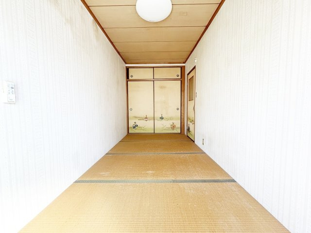 心地よい眠りを誘う畳の香りと和風空間