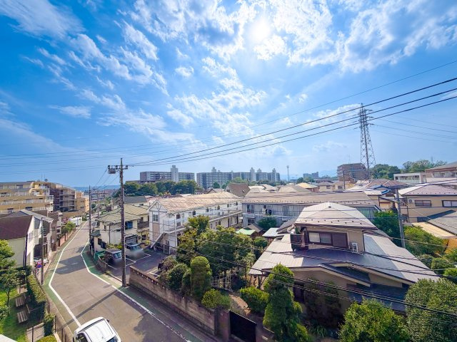 西側メインバルコニーからの眺望です！遠くまで見渡すことができます！
