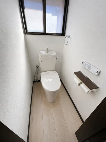 コンパクトで使いやすいトイレです