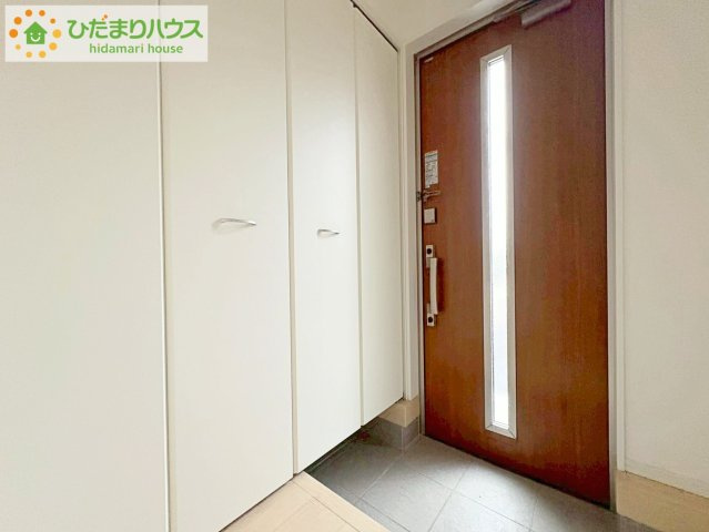 スニーカーマニアも納得の天井まであるシューズボックス!(^^)!