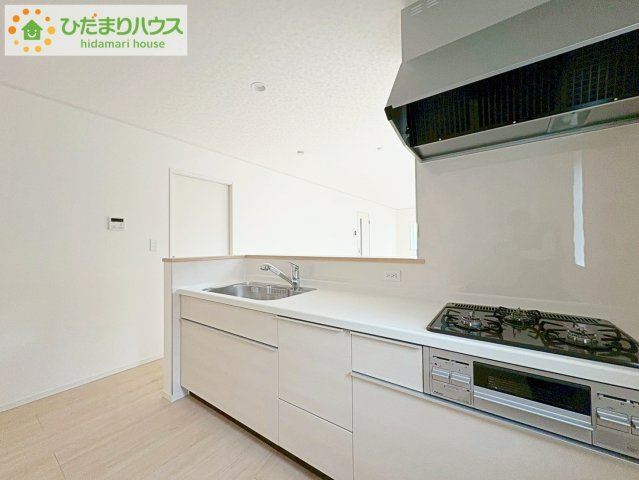 3口コンロと収納豊富なキッチンで、ママの毎日のお料理もはかどります☆