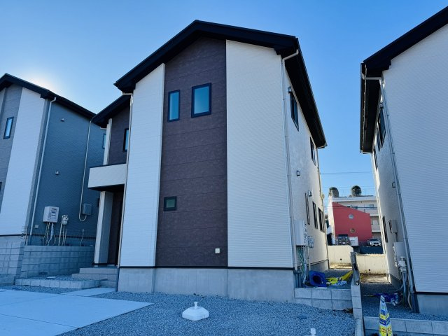～八王子みなみ野駅徒歩10分　太陽光パネル設置　住環境の整った一戸建て～