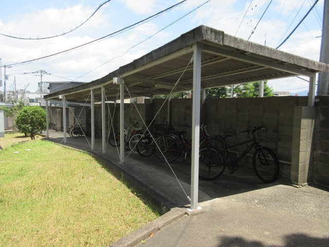 屋根付き駐輪場♪