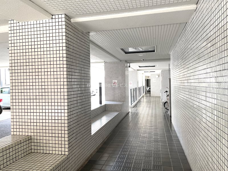 毎日通るエントランスはこのようになっています