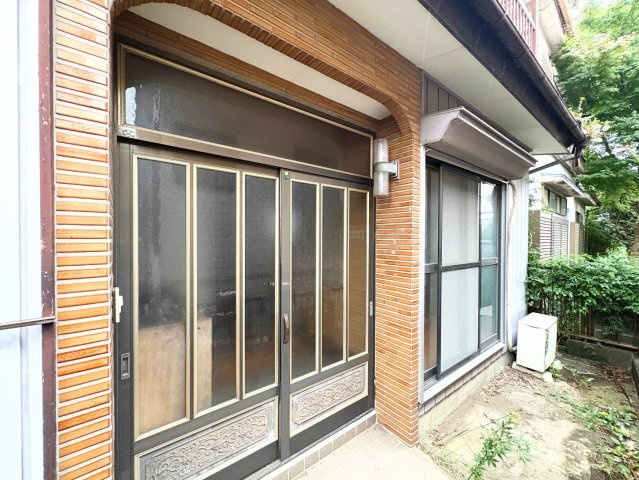 ◆「おかえり」と「ただいま」が交差するお家の顔とも言える場所は爽やかで心地良い空間となっています。すっきり片付いた玄関で来客時にも自信が持てそう。