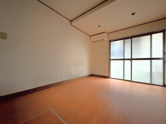 ◆ご家族の会話がはずむ、開放的なＬＤＫです。休日はお陽さまの光をたっぷりととりこめるぽかぽかリビングで過ごしませんか？