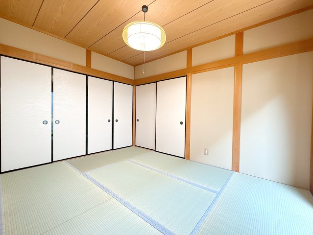南西側和室の別角度になります♪